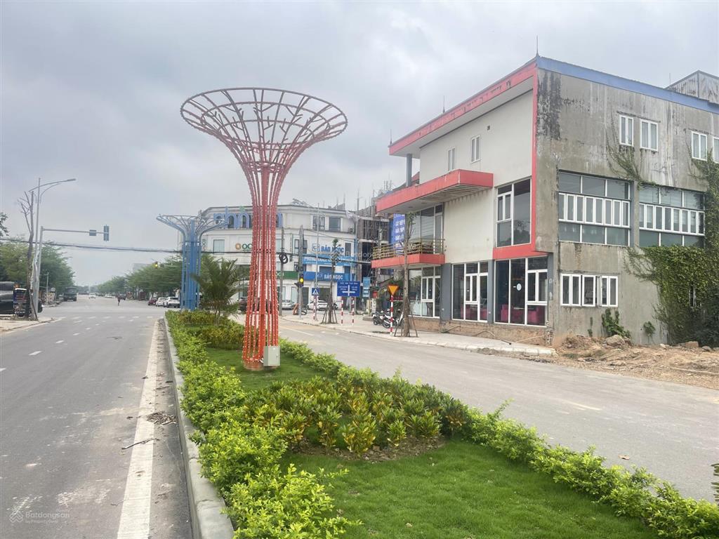 Suất ngoại giao 100m2 sát cạch chân đế c
hung cư khu đô thì square city giá 36tr/m2