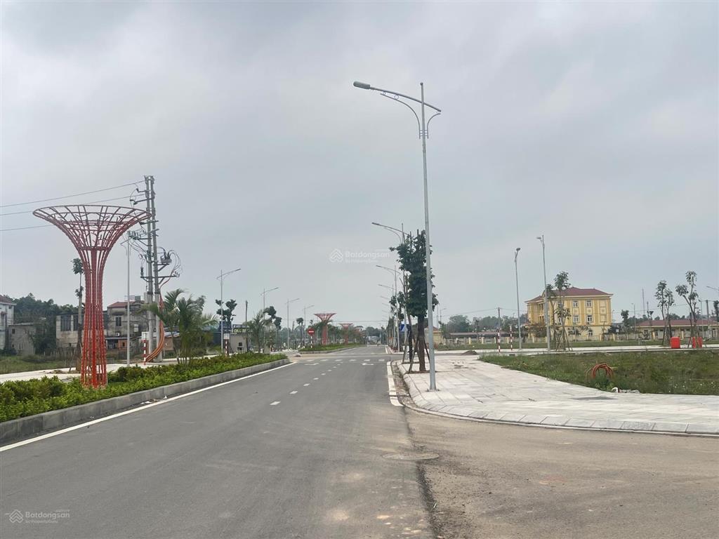 Suất ngoại giao 100m2 sát cạch chân đế c
hung cư khu đô thì square city giá 36tr/m2