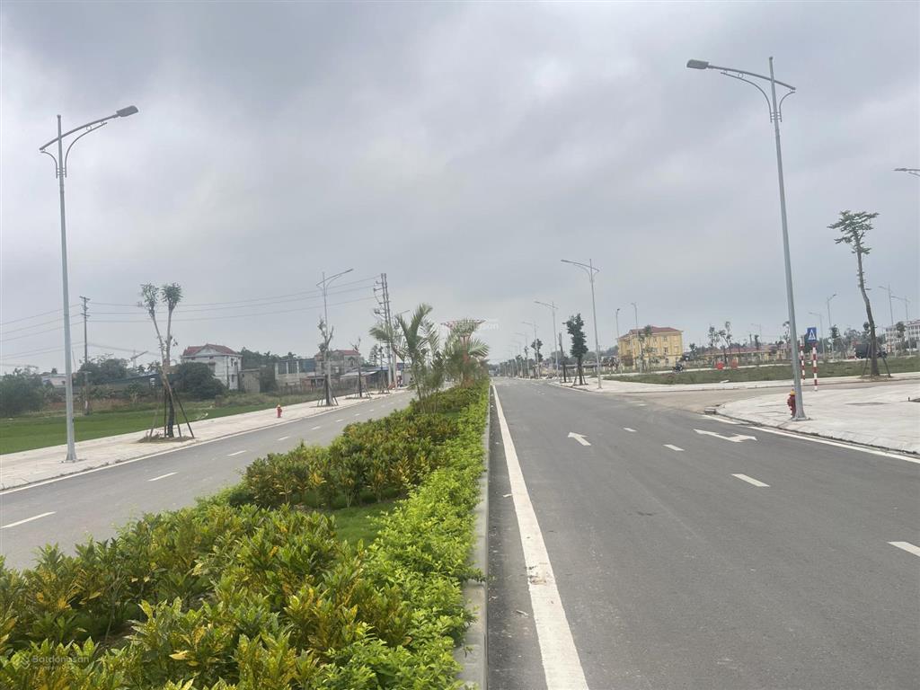 Suất ngoại giao 100m2 sát cạch chân đế c
hung cư khu đô thì square city giá 36tr/m2