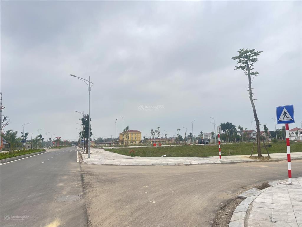 Suất ngoại giao 100m2 sát cạch chân đế c
hung cư khu đô thì square city giá 36tr/m2