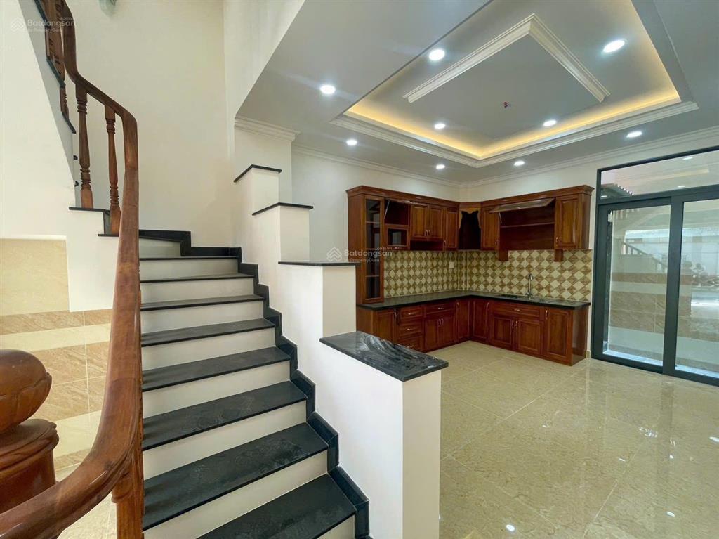 Bán nhà phố hxh rộng 9m giá tốt khu ven sông còn 5 căn chỉ 7 tỷ 4