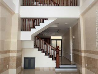 Cho thuê nhà mới 3 tầng đường xe tải có chỗ đậu xe hơi