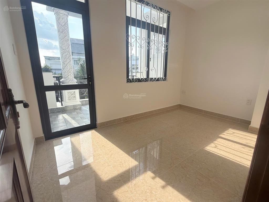 Cho thuê nhà mới 3 tầng đường xe tải có chỗ đậu xe hơi