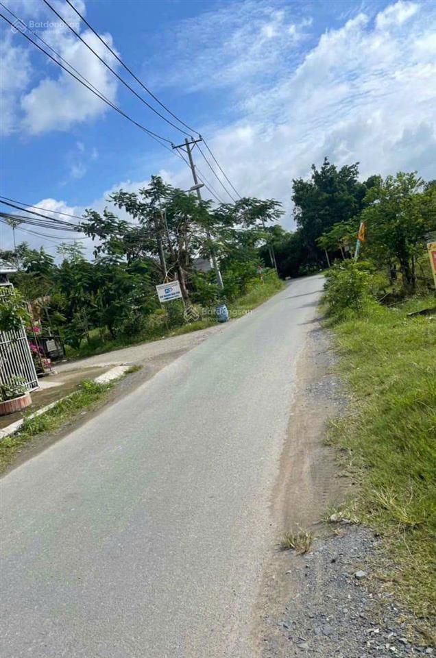 Bán lô đất do ông bà để lại ở đ nguyễn văn khạ  tt củ chi 160m2 , giá 950tr , sổ hồng riêng.