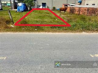 Kinh tế hạn hẹp nên chủ nhượng lại lô đất ở đ ba sa xã phước hiệp , dt(105m2) , giá 920tr , shr