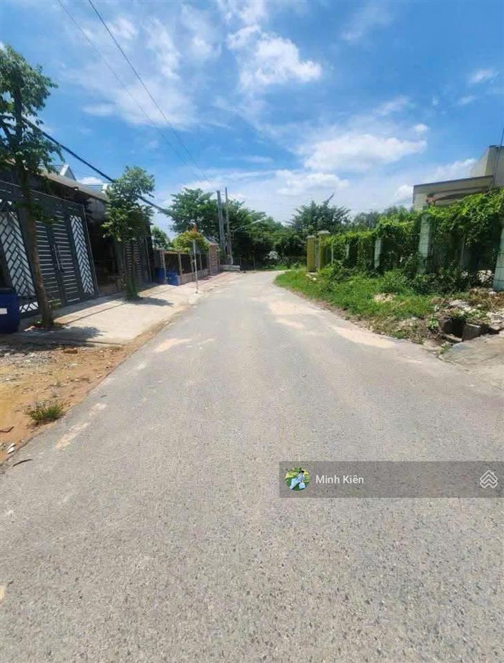 Chủ cần tiền đóng ngân hàng nên bán lô đất đ trần thị cẩm xã tân phú trung ,100m2, giá 910tr , shr