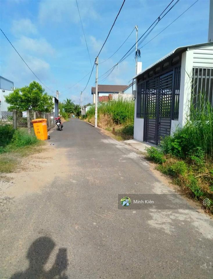 Vị trí vàng! nằm ngay trên đ liêu bình hương xã tân thông hội, giá 1 tỷ 50, shr, dt 201m²