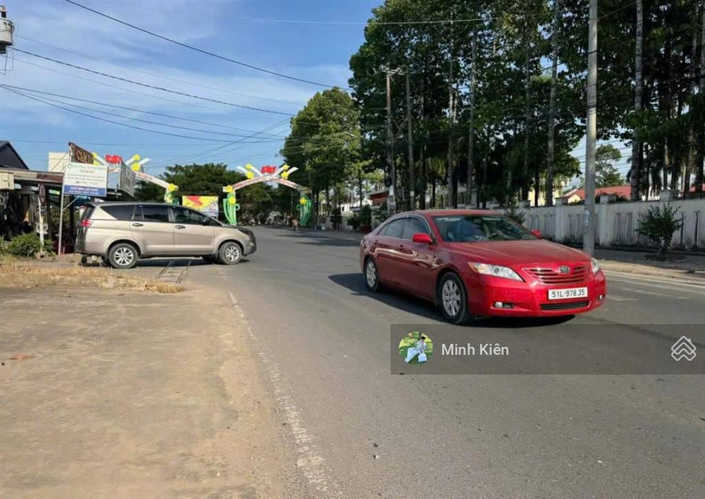 Chủ nhờ bán lô đất đẹp đ nguyễn thị triệu xã tân an hội , giá 1 tỷ 2 , sổ riêng , dt 125m2 .