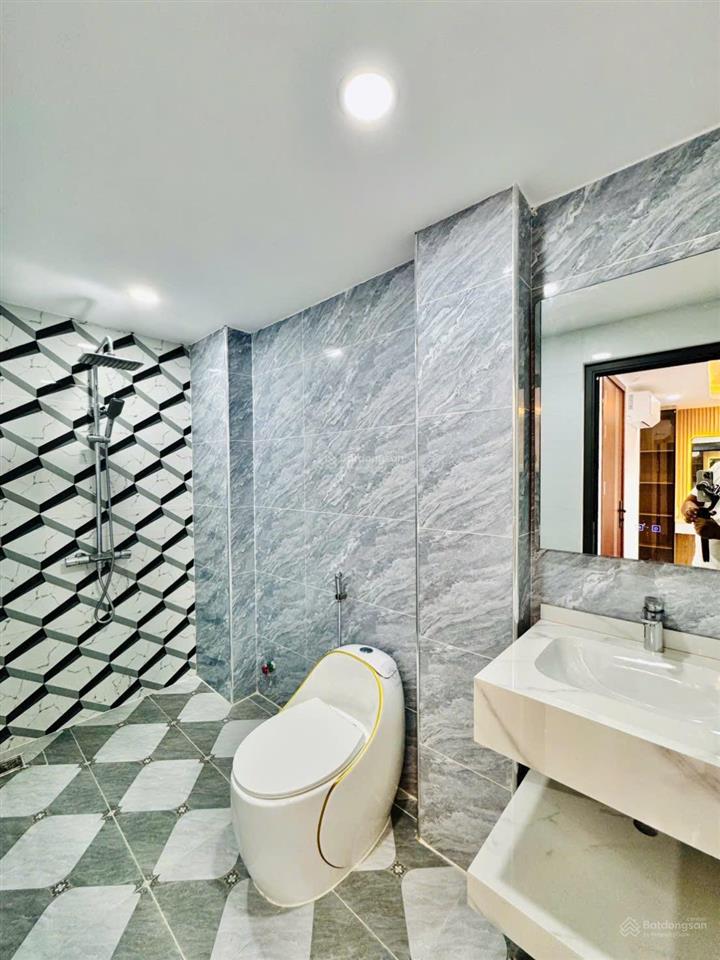 Căn nhà với giá cực rẻ phù hợp giữ dòng tiền cho thuê 12tr/tháng  ngang 6m siêu đẹp, sổ hồng riêng