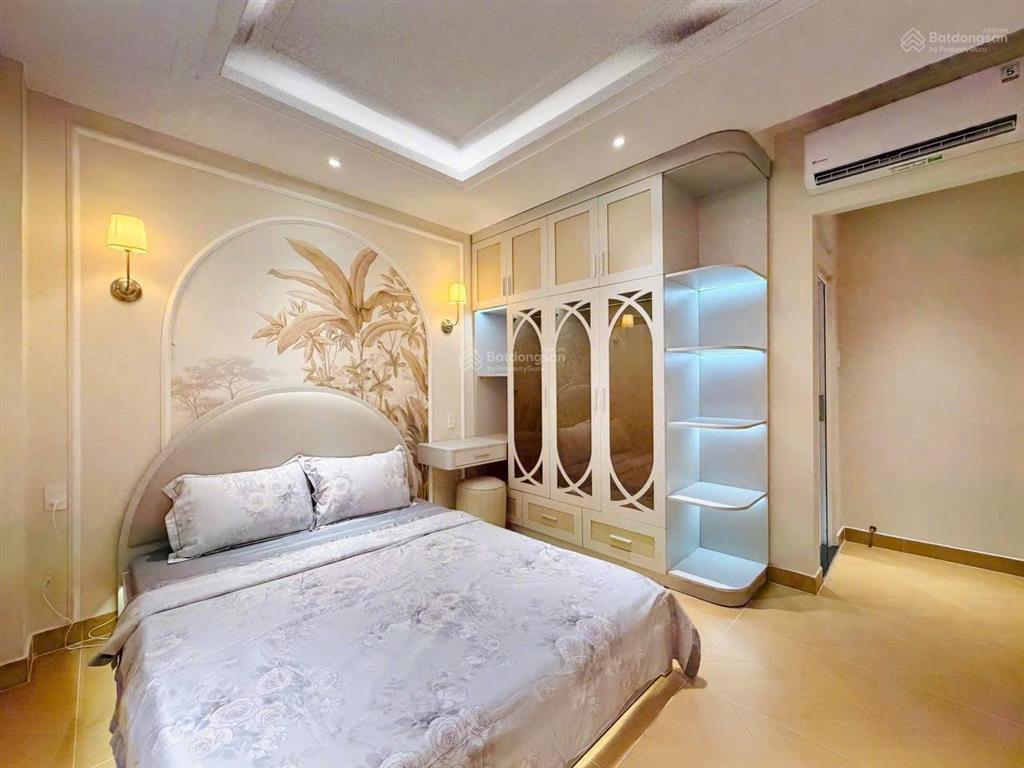 Nhà nguyễn văn cừ 1 trệt 2 lầu sân thượng, vị trí trung tâm, sổ hồng riêng, đường 10m ô tô thông