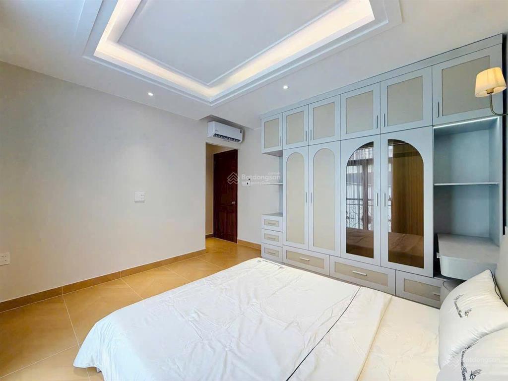 Nhà nguyễn văn cừ 1 trệt 2 lầu sân thượng, vị trí trung tâm, sổ hồng riêng, đường 10m ô tô thông