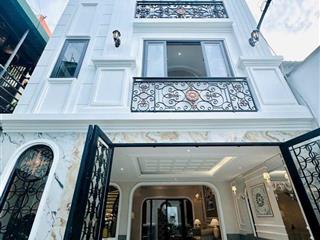 Nhà nguyễn văn cừ 1 trệt 2 lầu sân thượng, vị trí trung tâm, sổ hồng riêng, đường 10m ô tô thông