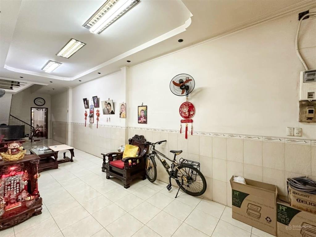 Mặt tiền kinh doanh nguyễn trọng tuyển 75m2 rẻ nhất khu vực 1t2l đường 10m shr