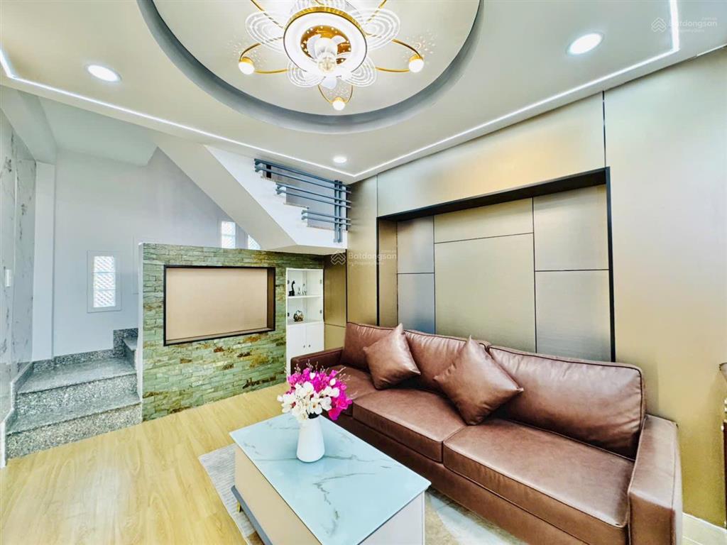Nhà thích quảng đức 44m2, 1 trệt 2 lầu sân thượng, nhà đàn có dòng tiền 12tr/tháng, sổ hồng riêng