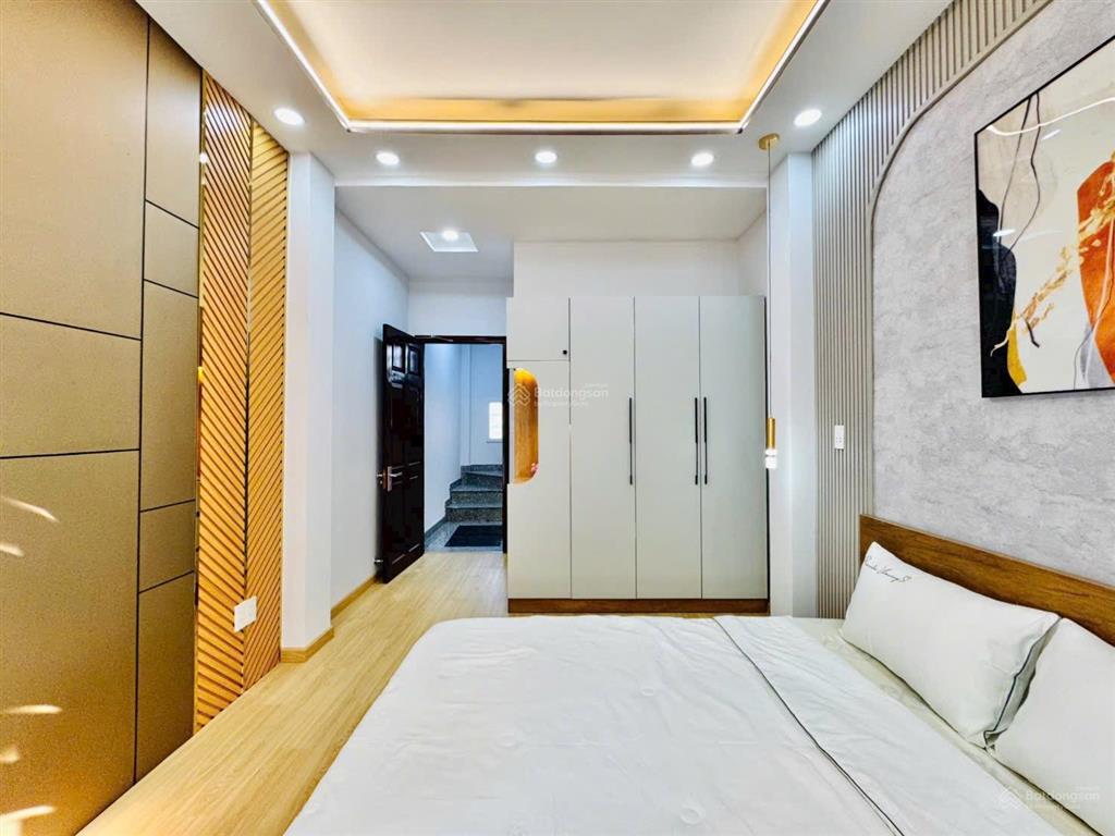 Nhà thích quảng đức 44m2, 1 trệt 2 lầu sân thượng, nhà đàn có dòng tiền 12tr/tháng, sổ hồng riêng