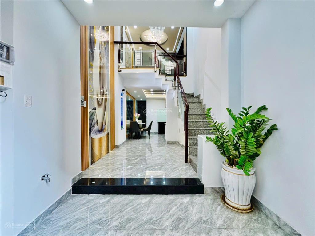 Nhà thích quảng đức 44m2, 1 trệt 2 lầu sân thượng, nhà đàn có dòng tiền 12tr/tháng, sổ hồng riêng