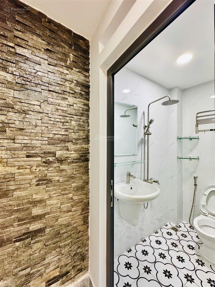 Nhà thích quảng đức 44m2, 1 trệt 2 lầu sân thượng, nhà đàn có dòng tiền 12tr/tháng, sổ hồng riêng