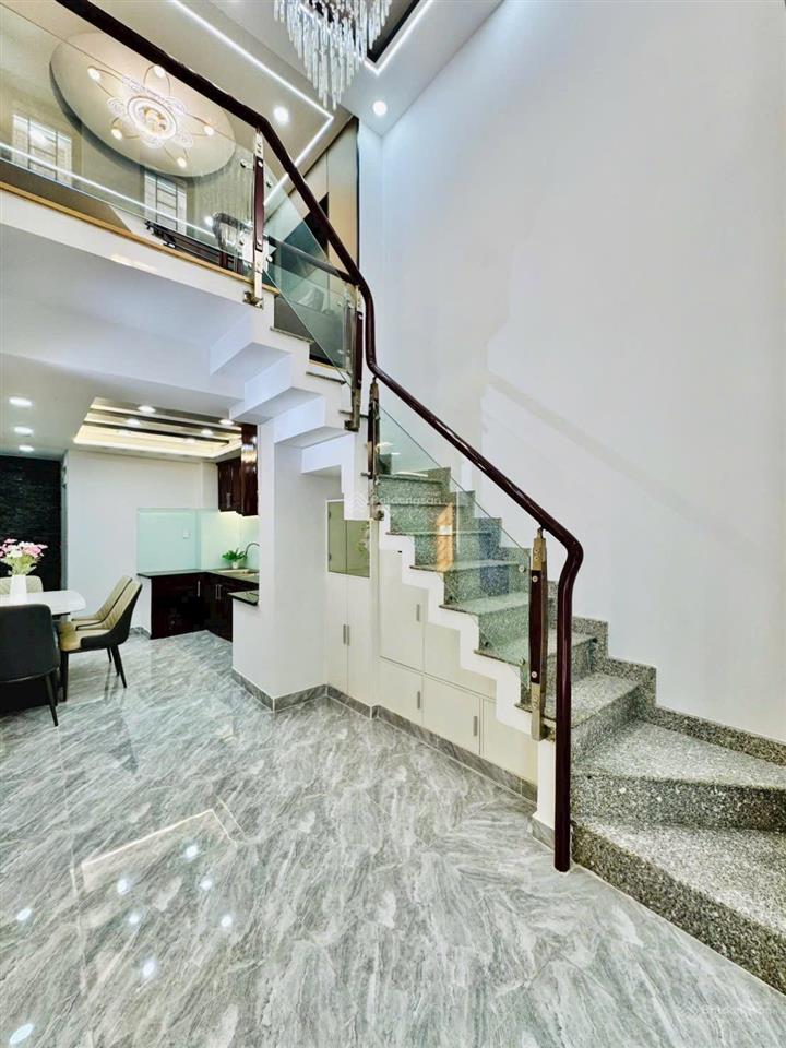 Nhà thích quảng đức 44m2, 1 trệt 2 lầu sân thượng, nhà đàn có dòng tiền 12tr/tháng, sổ hồng riêng