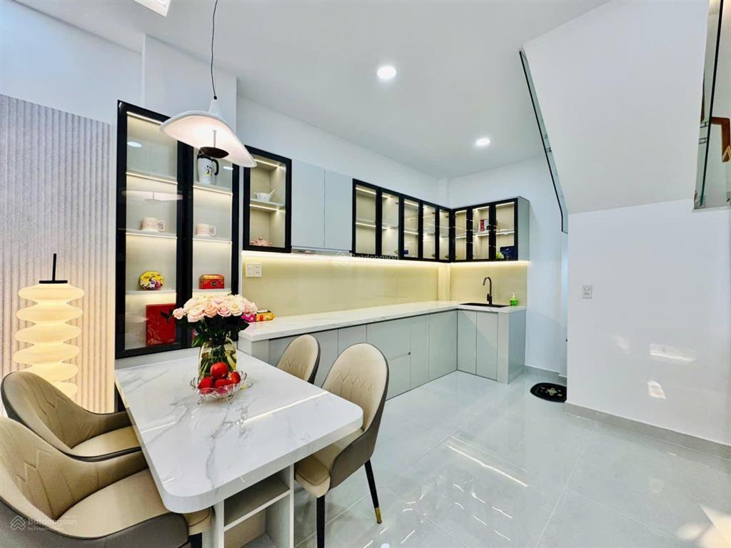 Nhà đẹp nguyễn kiệm tiện mua đầu tư giữ dòng tiền đang cho thuê 10tr/tháng, sổ hồng riêng, 1t2l st