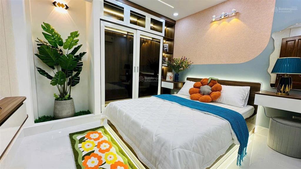 5 tỷ 2 nhà nguyễn trãi  q1  cần bán gấp