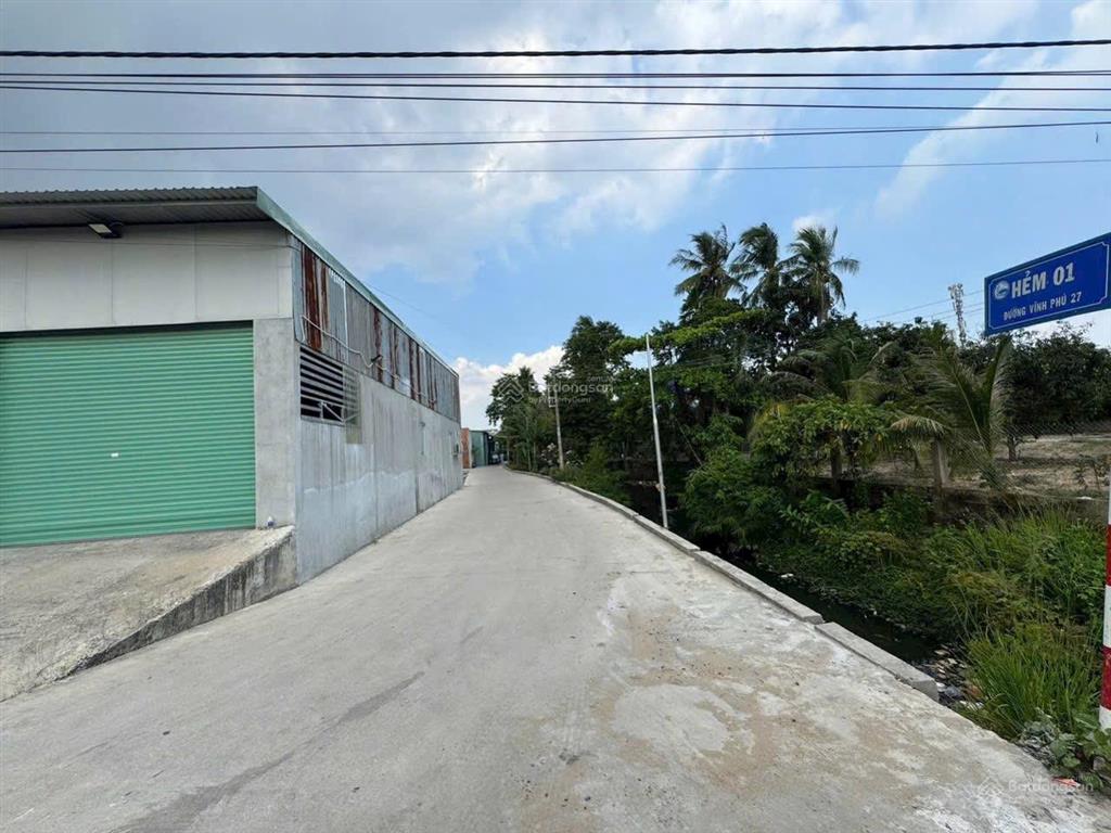 Chủ cần tiền ra đi lô đất vị trí cực đẹp 200m2, vĩnh phú 27, sổ hồng riêng, hẻm ô tô thông 8m