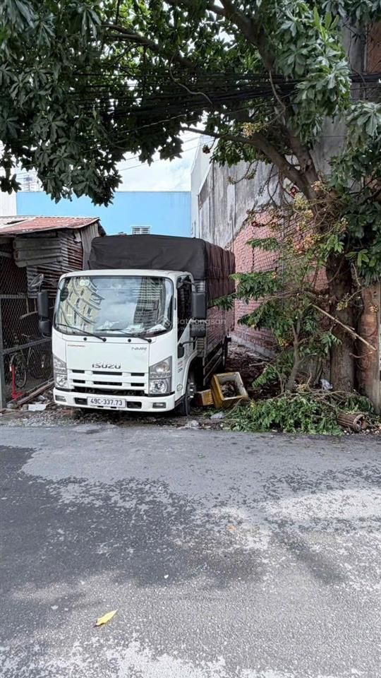 Lô đất sát bên hồ gươm xanh phù hợp cô chú mua đầu tư tích trữ tài sản,sổ riêng, mặt tiền đường 102