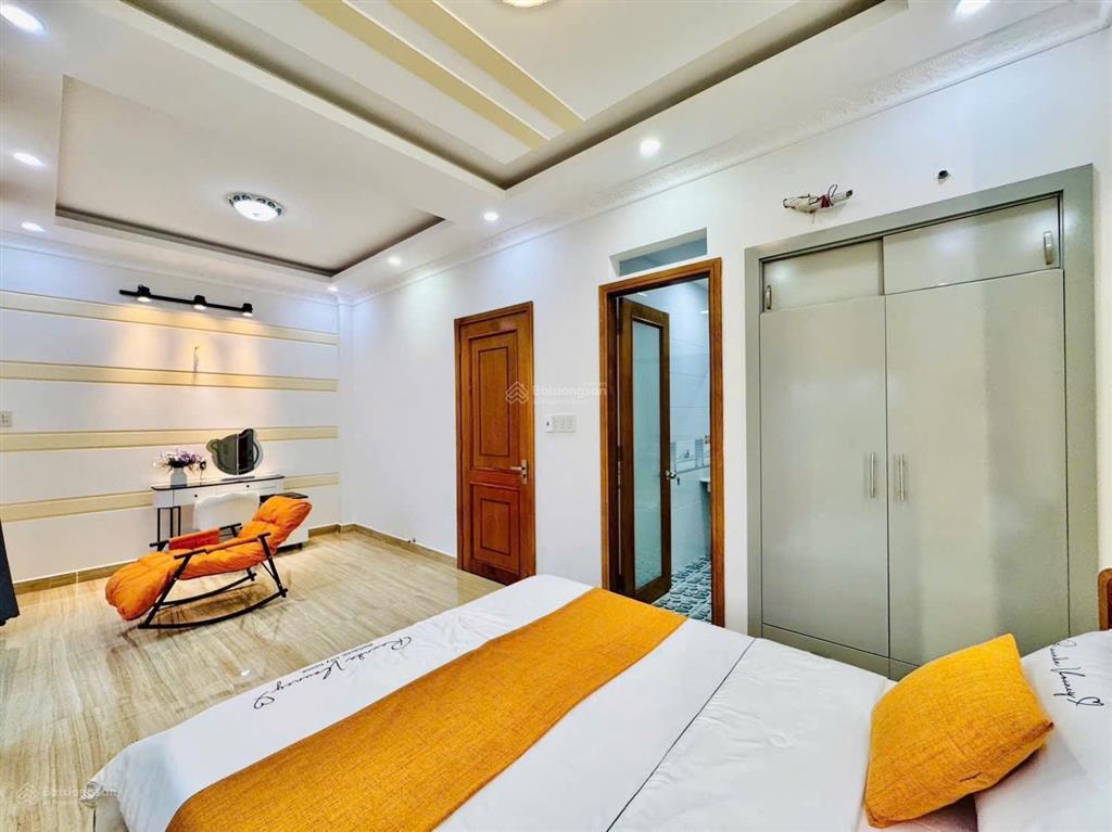 Em chính chủ cần bán nhà tân uyên 70m2 sổ riêng, 1t 4l, trung tâm, gần chợ, trung tâm tp, full nt