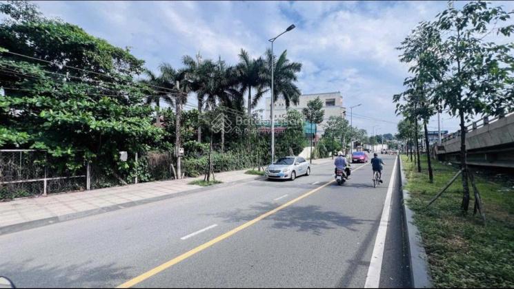 Em đang còn 1 lô lớn 731m2 ngay thủ dầu một đường bạch đằng, sổ hồng riêng, tiện mua tích trữ ts