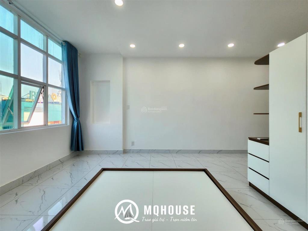1 phòng ngủ rộng rãi full nội thất, thang máy, mặt tiền đường, thuận ra cộng hòa, các trường đh