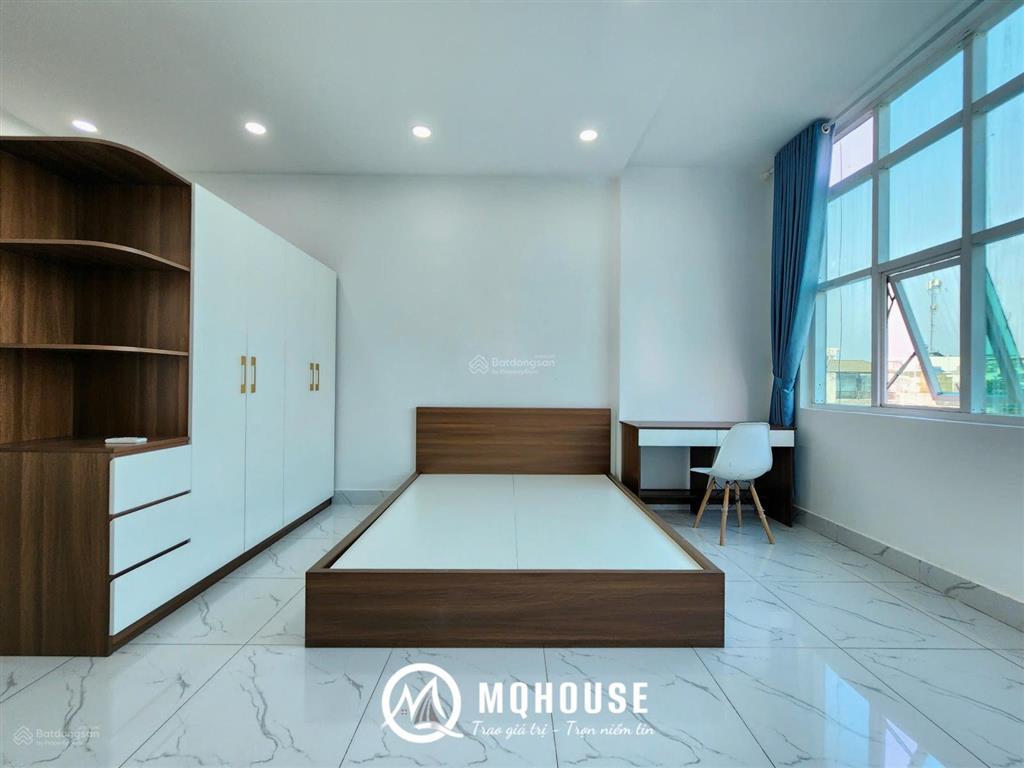 1 phòng ngủ rộng rãi full nội thất, thang máy, mặt tiền đường, thuận ra cộng hòa, các trường đh