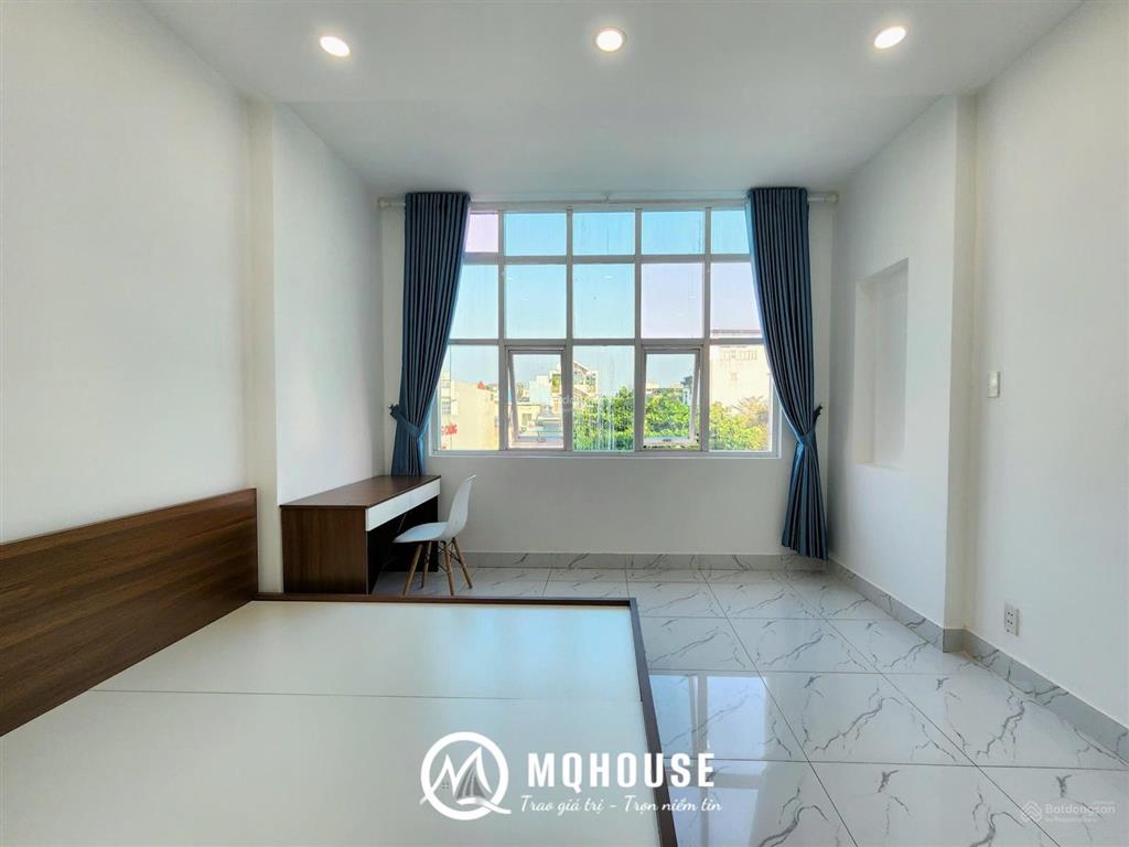1 phòng ngủ rộng rãi full nội thất, thang máy, mặt tiền đường, thuận ra cộng hòa, các trường đh