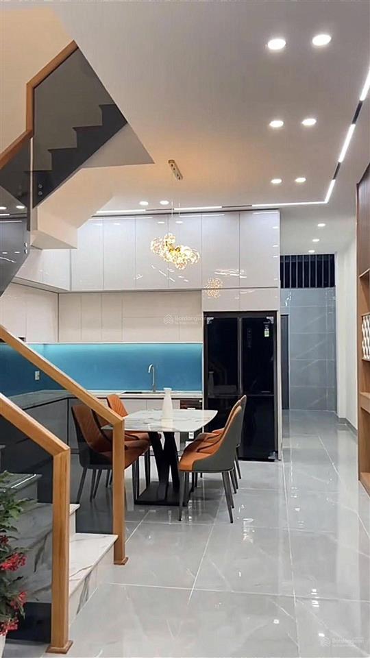 Cần tiền bán gấp nhà mới xây 1 trệt 1 lầu, shr, tại thủ dầu một, bình dương
