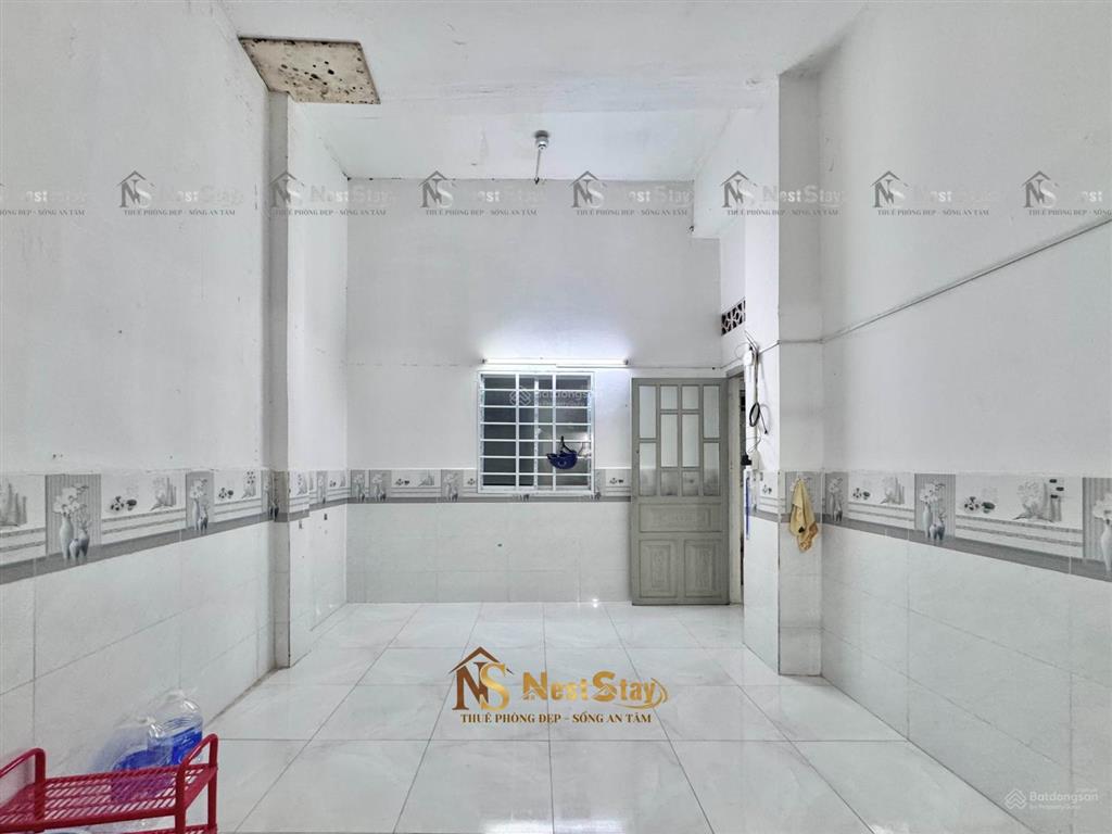 Cho thuê phòng trọ sinh viên giá siêu rẻ chỉ 2.500.000, thang máy, hầm xe bự