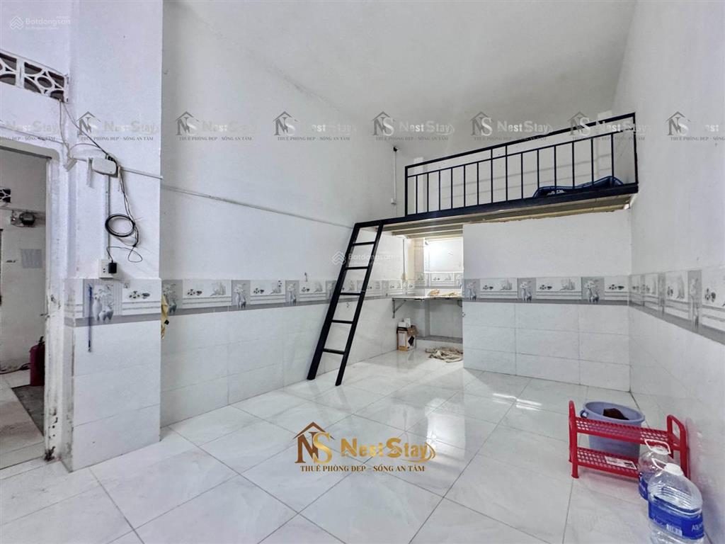 Cho thuê phòng trọ sinh viên giá siêu rẻ chỉ 2.500.000, thang máy, hầm xe bự