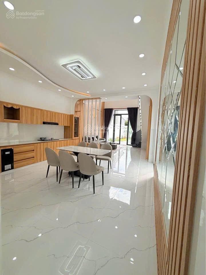 Bán nhà riêng tại ngay cầu bạch đằng 2, 1,63 tỷ, 100m2, 3pn, 2wc