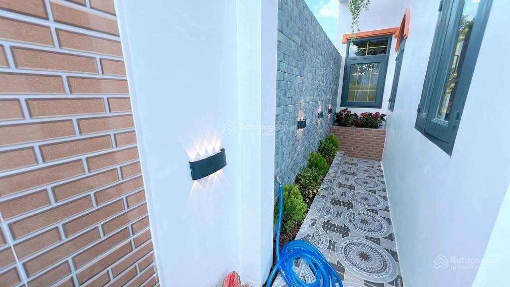 Bán nhà riêng 1,55 tỷ, 100m2 tại gần cầu bạch đằng 2, bạch đằng, tân uyên, bình dương