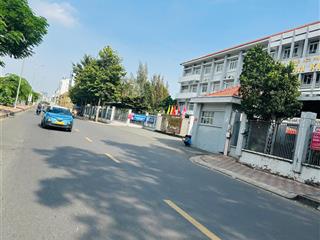 Ngay trung tâm chợ hoa trên bến dưới thuyền q8, 5 tầng  dtsd 285.7m2, t2 chỉ 8tỷ. x tiểu học