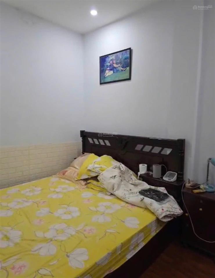 Tân phú  hoàng xuân nhị  cạnh chợ trần văn quang  ngang 4m chỉ 4 tỷ nhỉnh xíu