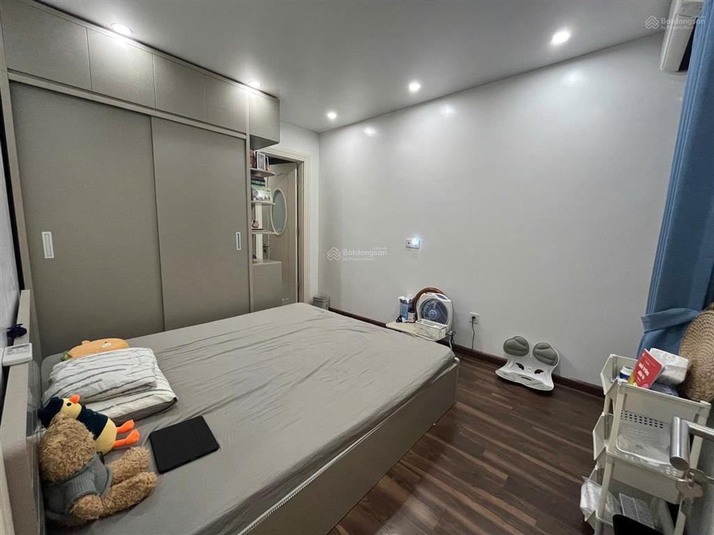 Bán nhanh eco city việt hưng, 2pn2wc, 63m2, bc tây bắc view nội khu, giá 4,680tr bao phí full đồ.