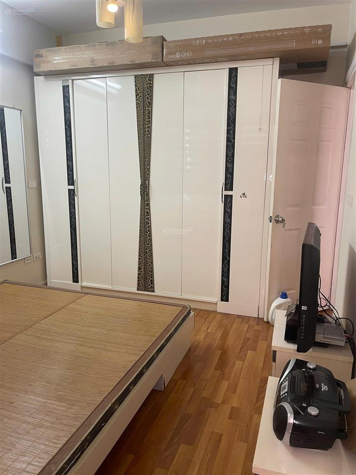 Bán 2pn góc 75m2 tòa n122 kđt sài đồng, full đồ, giá 4,3 bao phí sang tên.  0912 293 ***