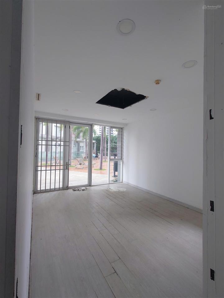 Bán shophouse duy nhất tại cc phú mỹ vừa ở vừa kinh doanh, view hồ bới, 70,6m2, giá 4,75 tỷ
