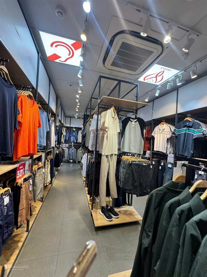 Mặt phố cầu giấy  dt 67m, 5 tầng, mt 5.6m, giá 55 tỷ.