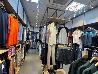 Mặt phố cầu giấy  dt 67m, 5 tầng, mt 5.6m, giá 55 tỷ.