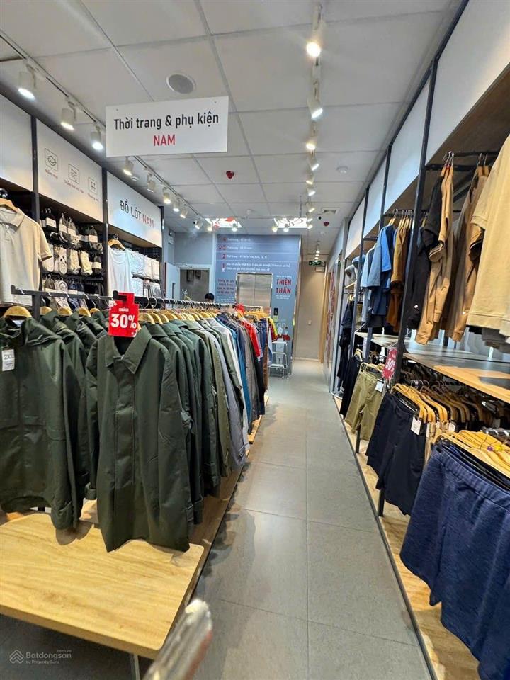 Mặt phố cầu giấy  dt 67m, 5 tầng, mt 5.6m, giá 55 tỷ.