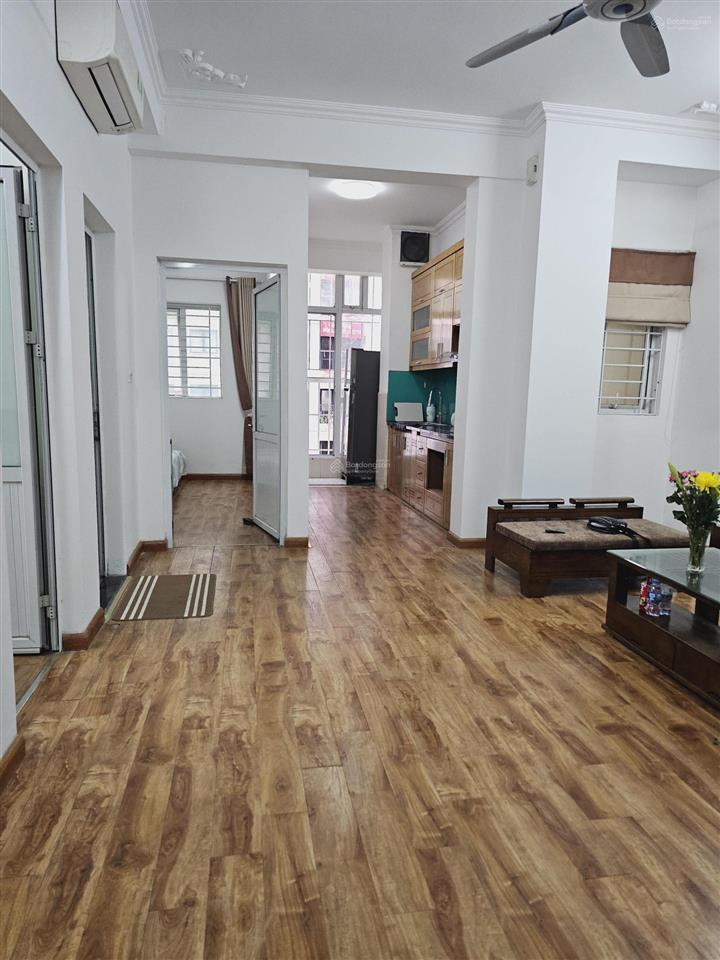 Chính chủ bán chung cư kđt mỹ đình 2 ngủ đẹp tầng 9 thoáng mát giá 5,2 tỷ.