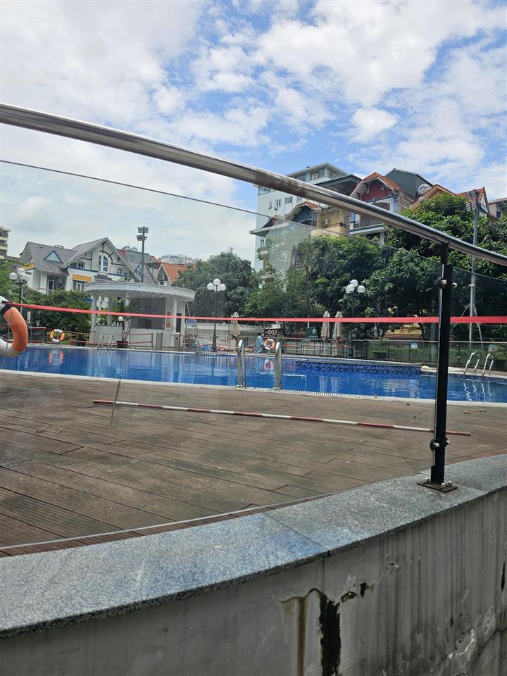 Chính chủ bán chung cư kđt mỹ đình 2 ngủ đẹp tầng 9 thoáng mát giá 5,2 tỷ.
