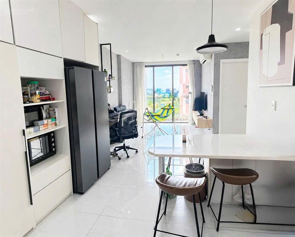 Cần bán nhanh căn 1pn 55m layout vuông vức , tầng cao, đầy đủ nội thất  nhận ngay precia