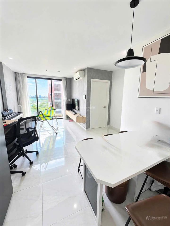 Cần bán nhanh căn 1pn 55m layout vuông vức , tầng cao, đầy đủ nội thất  nhận ngay precia