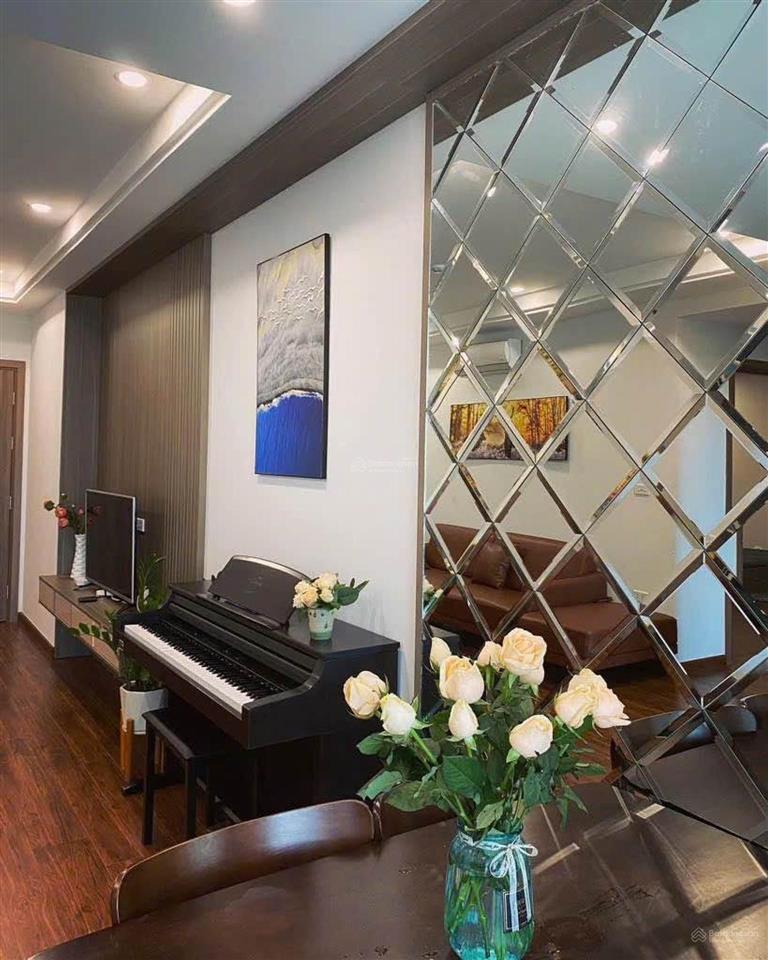 Bán căn hộ cao cấp sky central 176 định công 2pn, 2wc, ban công rộng, sổ đỏ chính chủ