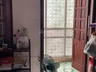 Siêu phẩm còn sót lại tại phùng khoang  cầu thang gữa thoáng trước sau